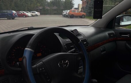 Toyota Avensis III рестайлинг, 2004 год, 590 000 рублей, 11 фотография