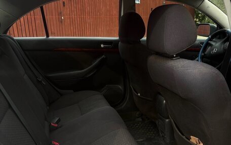 Toyota Avensis III рестайлинг, 2004 год, 590 000 рублей, 15 фотография