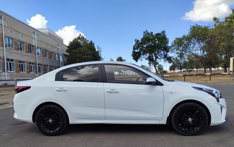 KIA Rio IV, 2020 год, 1 450 000 рублей, 4 фотография