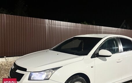 Chevrolet Cruze II, 2011 год, 610 000 рублей, 3 фотография