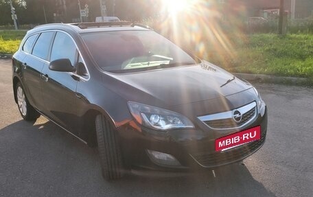 Opel Astra J, 2011 год, 580 000 рублей, 2 фотография