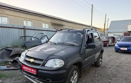 Chevrolet Niva I рестайлинг, 2015 год, 285 000 рублей, 1 фотография