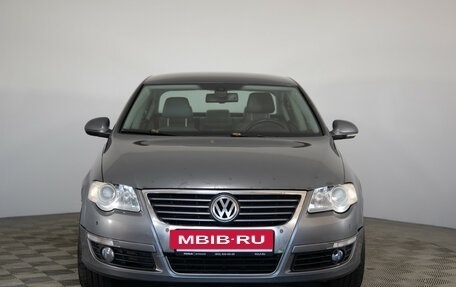 Volkswagen Passat B6, 2006 год, 599 000 рублей, 2 фотография