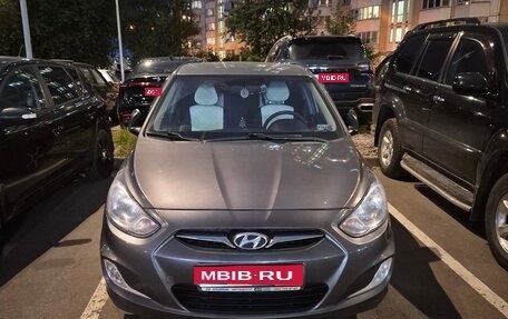 Hyundai Solaris II рестайлинг, 2011 год, 800 000 рублей, 1 фотография
