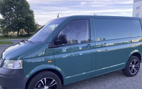 Volkswagen Transporter T5 рестайлинг, 2005 год, 1 100 000 рублей, 2 фотография