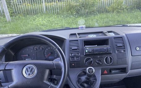 Volkswagen Transporter T5 рестайлинг, 2005 год, 1 100 000 рублей, 4 фотография
