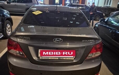 Hyundai Solaris II рестайлинг, 2011 год, 800 000 рублей, 4 фотография