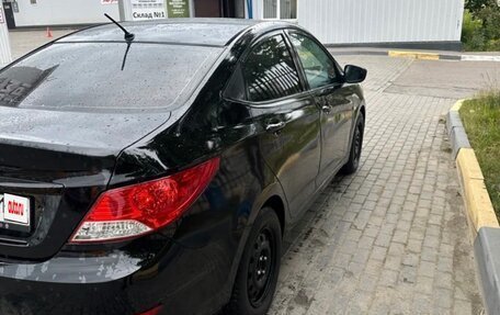 Hyundai Solaris II рестайлинг, 2013 год, 420 000 рублей, 2 фотография