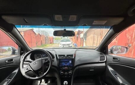 Hyundai Solaris II рестайлинг, 2013 год, 420 000 рублей, 6 фотография