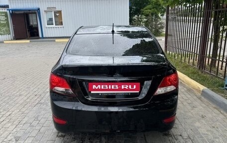 Hyundai Solaris II рестайлинг, 2013 год, 420 000 рублей, 3 фотография