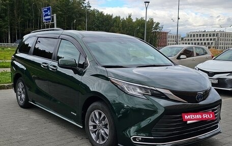 Toyota Sienna, 2021 год, 4 600 000 рублей, 2 фотография