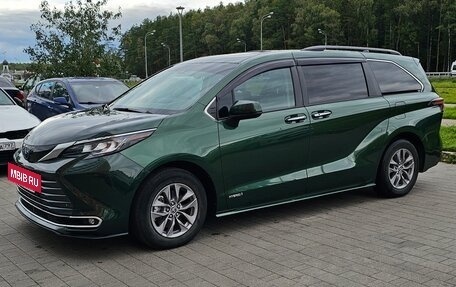 Toyota Sienna, 2021 год, 4 600 000 рублей, 3 фотография