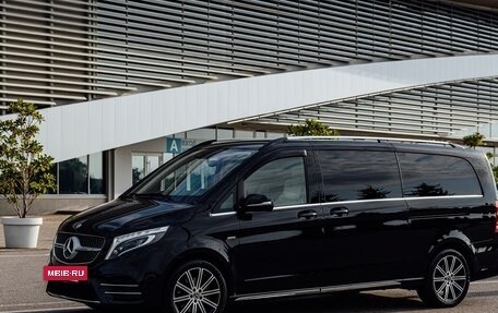 Mercedes-Benz V-Класс, 2022 год, 7 500 000 рублей, 2 фотография