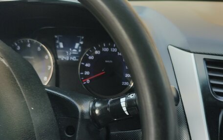 Hyundai Solaris II рестайлинг, 2013 год, 760 000 рублей, 2 фотография