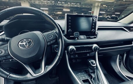 Toyota RAV4, 2020 год, 2 750 000 рублей, 4 фотография