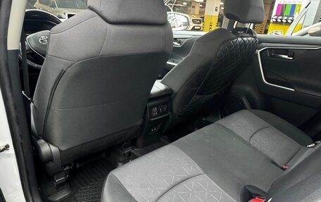 Toyota RAV4, 2020 год, 2 750 000 рублей, 7 фотография