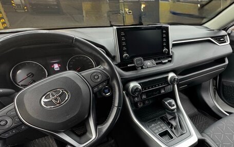 Toyota RAV4, 2020 год, 2 750 000 рублей, 11 фотография