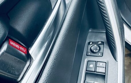 Toyota RAV4, 2020 год, 2 750 000 рублей, 6 фотография
