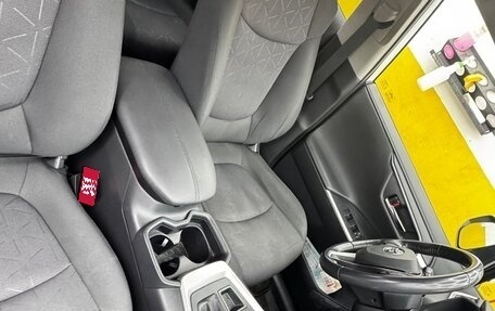 Toyota RAV4, 2020 год, 2 750 000 рублей, 9 фотография