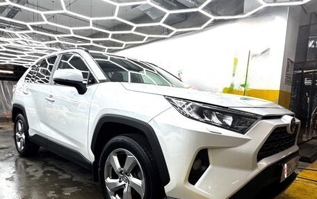Toyota RAV4, 2020 год, 2 750 000 рублей, 15 фотография