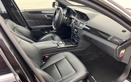 Mercedes-Benz E-Класс, 2011 год, 1 800 000 рублей, 21 фотография