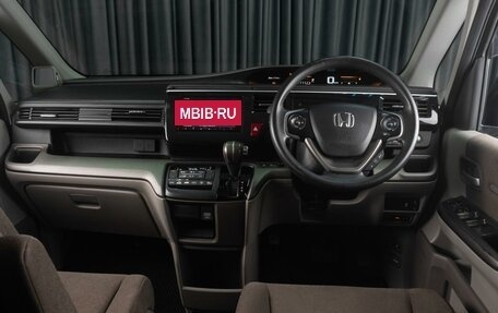 Honda Stepwgn IV, 2017 год, 1 849 000 рублей, 6 фотография