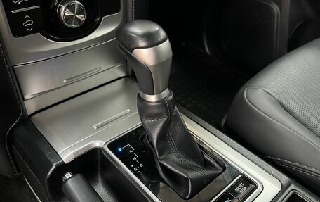 Toyota Land Cruiser Prado 150 рестайлинг 2, 2022 год, 7 599 900 рублей, 12 фотография