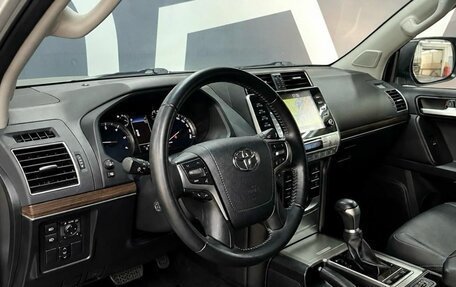 Toyota Land Cruiser Prado 150 рестайлинг 2, 2022 год, 7 599 900 рублей, 7 фотография