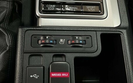 Toyota Land Cruiser Prado 150 рестайлинг 2, 2022 год, 7 599 900 рублей, 13 фотография