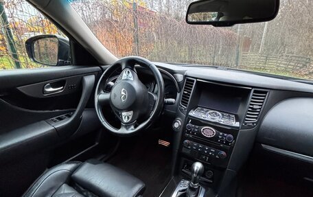 Infiniti QX70, 2017 год, 2 400 000 рублей, 7 фотография
