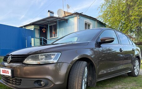 Volkswagen Jetta VI, 2012 год, 1 050 000 рублей, 2 фотография