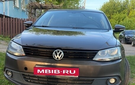 Volkswagen Jetta VI, 2012 год, 1 050 000 рублей, 3 фотография