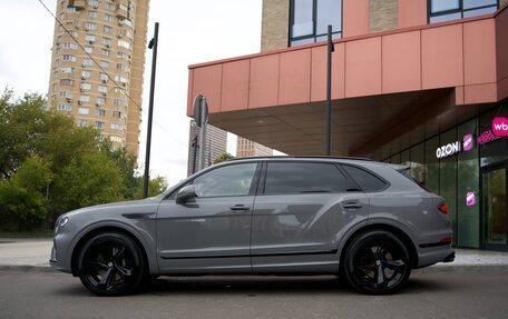 Bentley Bentayga I, 2022 год, 30 000 000 рублей, 6 фотография