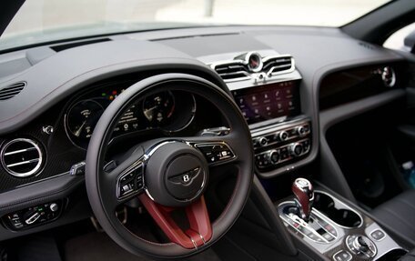 Bentley Bentayga I, 2022 год, 30 000 000 рублей, 10 фотография