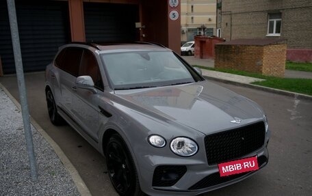 Bentley Bentayga I, 2022 год, 30 000 000 рублей, 2 фотография