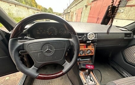 Mercedes-Benz E-Класс, 1994 год, 500 000 рублей, 2 фотография