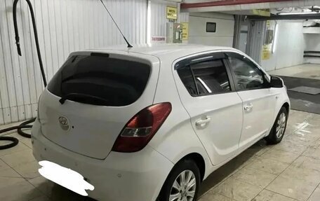 Hyundai i20 IB рестайлинг, 2010 год, 2 фотография
