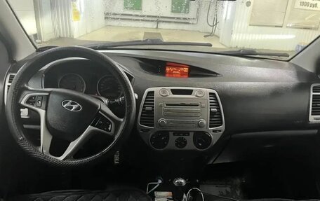 Hyundai i20 IB рестайлинг, 2010 год, 8 фотография