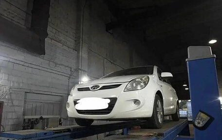 Hyundai i20 IB рестайлинг, 2010 год, 6 фотография