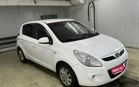 Hyundai i20 IB рестайлинг, 2010 год, 3 фотография