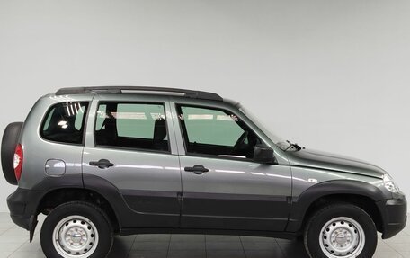 Chevrolet Niva I рестайлинг, 2018 год, 770 000 рублей, 4 фотография