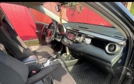 Toyota RAV4, 2015 год, 1 900 000 рублей, 7 фотография