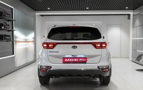 KIA Sportage IV рестайлинг, 2020 год, 2 475 000 рублей, 6 фотография