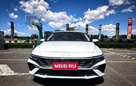 Hyundai Elantra, 2023 год, 1 670 000 рублей, 2 фотография