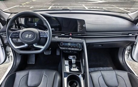 Hyundai Elantra, 2023 год, 1 670 000 рублей, 7 фотография
