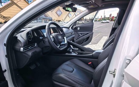 Hyundai Elantra, 2023 год, 1 670 000 рублей, 8 фотография