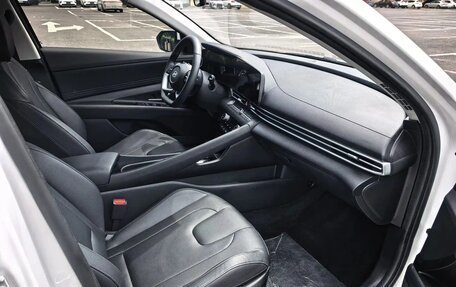 Hyundai Elantra, 2023 год, 1 670 000 рублей, 9 фотография