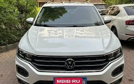 Volkswagen T-Roc I, 2022 год, 1 390 222 рублей, 2 фотография