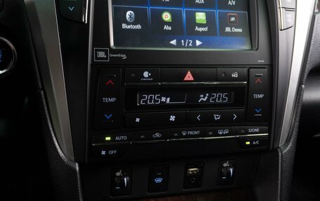 Toyota Camry, 2017 год, 2 419 000 рублей, 8 фотография