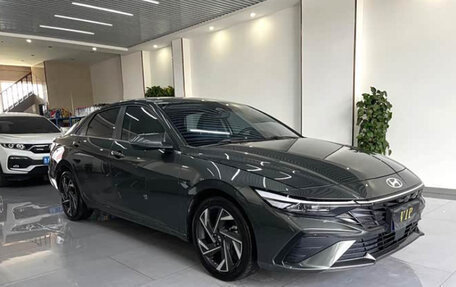 Hyundai Elantra, 2024 год, 1 500 000 рублей, 8 фотография